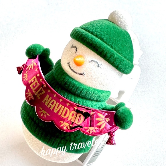 FESTIVE SNOWMAN Wallflowers Nightlight Plug - Picture 1 of 5